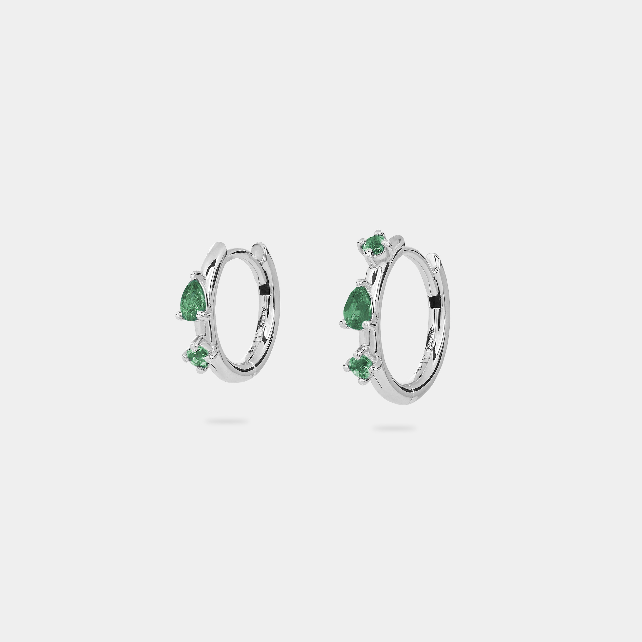 Brincos Minimal Pear Huggies Emerald
