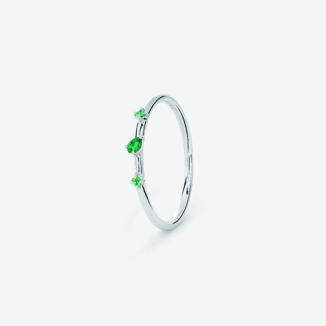 Minimal Pear Ring Emerald