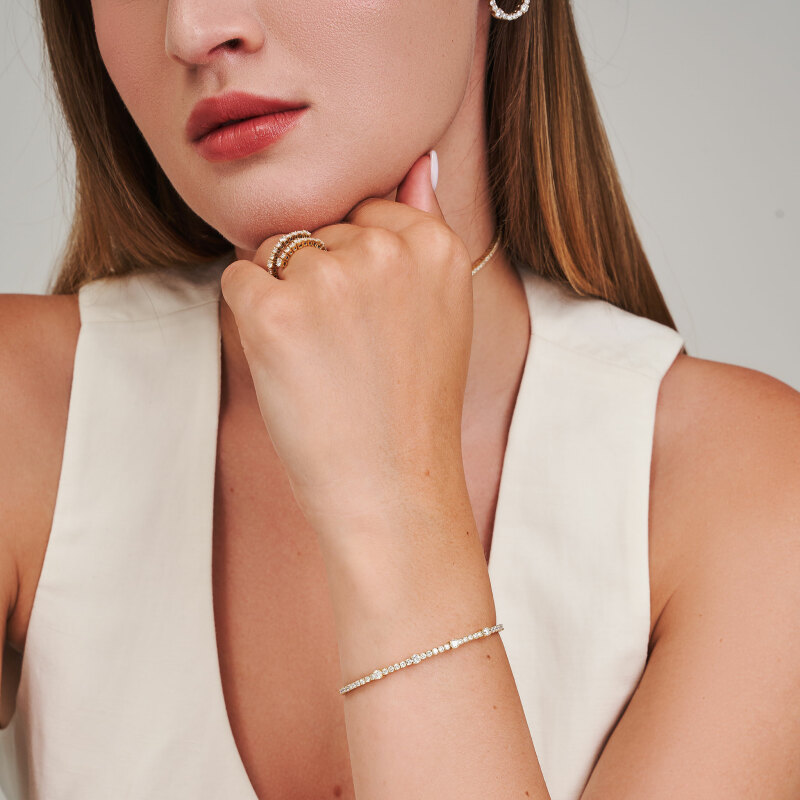 m32b1 embrace bracelet jewels