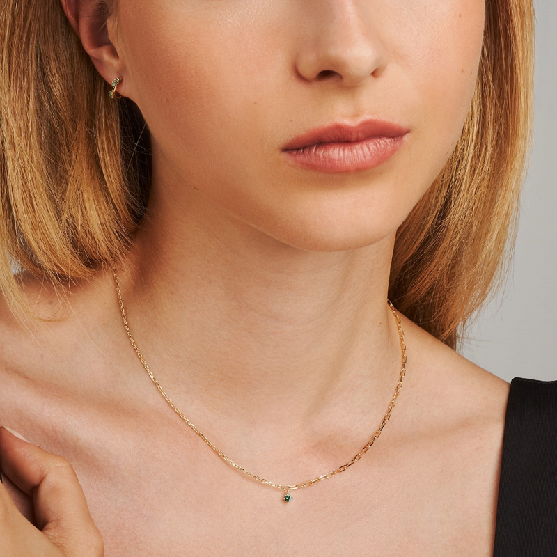 m30n4e minimal round necklace emerald i jewels