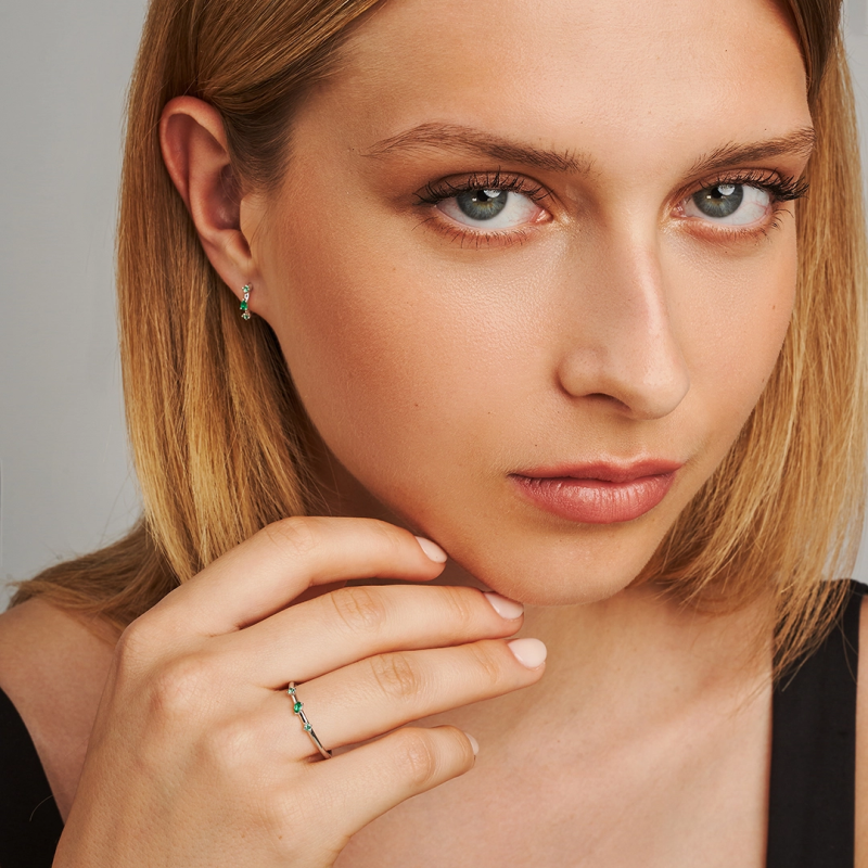 m19r1e minimal pear ring emerald jewels